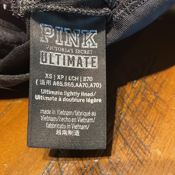 Vs Pink sports bra - Picture 3 of 3